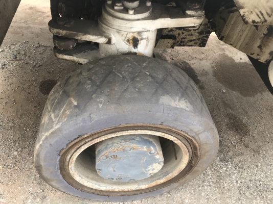 ขาย 1,250,000 รถกัดถนน เก่านอก WIRTGEN รุ่น1000 C ล้อยางใช้งานน้อยไม่ถึง1,000 ชั่วโมง รถพร้อมใช้งานเอกสารเป็นใบแจ้งจำหน่าย  สนใจดูสินค้าแหลมฉบังชลบุรี 090-772-3710 090-772-3708