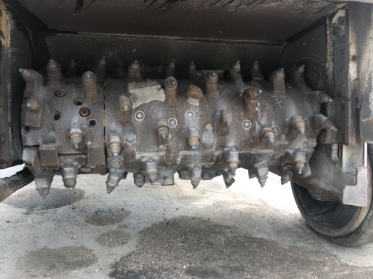 ขาย 1,250,000 รถกัดถนน เก่านอก WIRTGEN รุ่น1000 C ล้อยางใช้งานน้อยไม่ถึง1,000 ชั่วโมง รถพร้อมใช้งานเอกสารเป็นใบแจ้งจำหน่าย  สนใจดูสินค้าแหลมฉบังชลบุรี 090-772-3710 090-772-3708