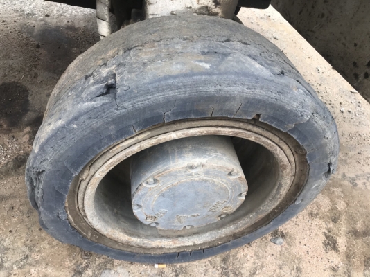 ขาย 1,250,000 รถกัดถนน เก่านอก WIRTGEN รุ่น1000 C ล้อยางใช้งานน้อยไม่ถึง1,000 ชั่วโมง รถพร้อมใช้งานเอกสารเป็นใบแจ้งจำหน่าย  สนใจดูสินค้าแหลมฉบังชลบุรี 090-772-3710 090-772-3708