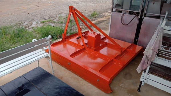 ขาย 18,500 บาท ตัวตัดหญ้า 1.40 เมตร เหล็กพับมาใหม่ครับ