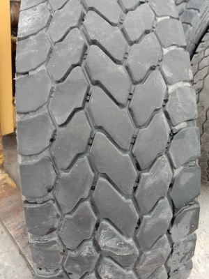 ยาง 1800R25 สภาพสวย