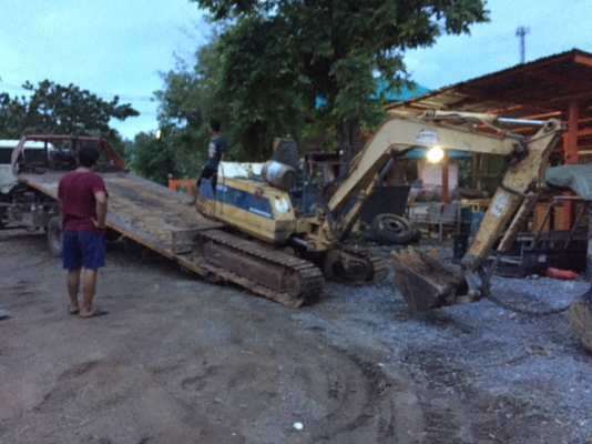รถขุด KOMATSU PC20-6 สภาพพร้อมใช้งาน