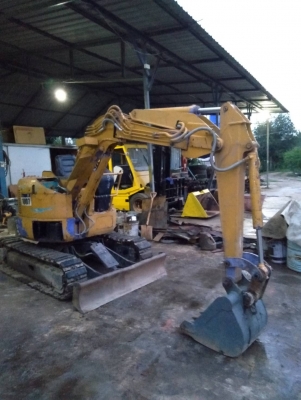 รถแบคโฮ HITACHI 20 รถเก่านอกนำเข้า ยังไม่เคยใช้งานในไทย คอนโทลสั้น คอนโทลน้ำมัน เครื่องดี ปั๊มดี พร้อมใช้งาน