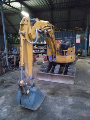 รถแบคโฮ HITACHI 20 รถเก่านอกนำเข้า ยังไม่เคยใช้งานในไทย คอนโทลสั้น คอนโทลน้ำมัน เครื่องดี ปั๊มดี พร้อมใช้งาน