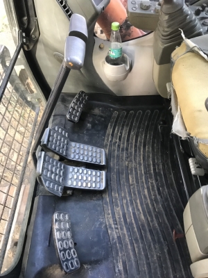 ขาย 1,250,000 HITACHI zx 200 G 5 ไฟฟ้าครบ กล้องหลัง ภายในเก๋งสวย เครื่องดี ปั้มแรง เอวแน่น เฟรมสียังสวย ช่วงล่างดี แอร์หนาว เอกสารแจ้งจำหน่าย รถพร้อมใช้งาน รถอยู่ นครสวรรค์ 090-772-3710 090-772-3708