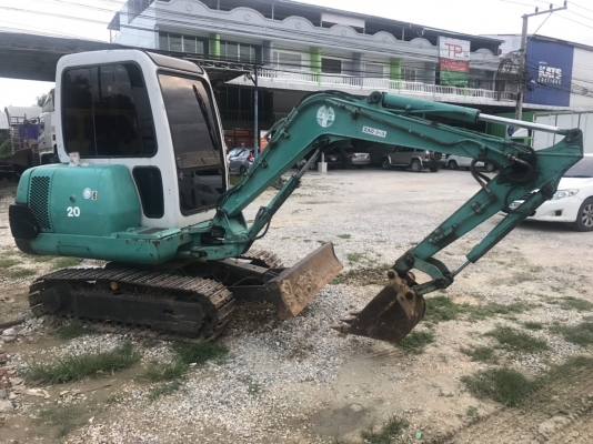 ขาย 375,000 KOMATSU pc 20-7 E พร้อมหัวเจาะ เก่านอก เครื่องดำ หัวเก๋งจากนอก ปั้มแรง เอวแน่น ช่วงล่างสวย รถสวยพร้อมใช้งาน รถอยู่ นครสวรรค์ ท่าตะโก 090-772-3710 090-772-3708