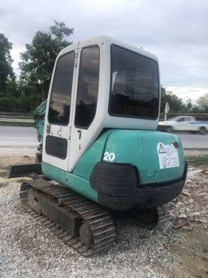 ขาย 375,000 KOMATSU pc 20-7 E พร้อมหัวเจาะ เก่านอก เครื่องดำ หัวเก๋งจากนอก ปั้มแรง เอวแน่น ช่วงล่างสวย รถสวยพร้อมใช้งาน รถอยู่ นครสวรรค์ ท่าตะโก 090-772-3710 090-772-3708