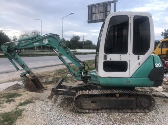 ขาย 375,000 KOMATSU pc 20-7 E พร้อมหัวเจาะ เก่านอก เครื่องดำ หัวเก๋งจากนอก ปั้มแรง เอวแน่น ช่วงล่างสวย รถสวยพร้อมใช้งาน รถอยู่ นครสวรรค์ 092-595-6777 061-446-2662 ญิ๋งยุ