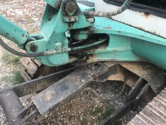 ขาย 375,000 KOMATSU pc 20-7 E พร้อมหัวเจาะ เก่านอก เครื่องดำ หัวเก๋งจากนอก ปั้มแรง เอวแน่น ช่วงล่างสวย รถสวยพร้อมใช้งาน รถอยู่ นครสวรรค์ 092-595-6777 061-446-2662 ญิ๋งยุ