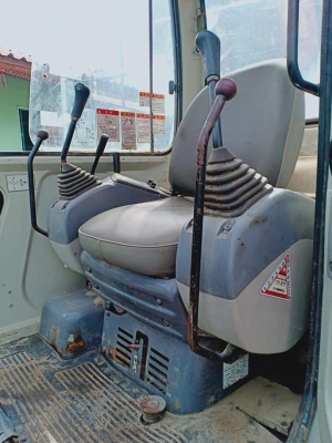 ขายจ้า..KOMATSU PC30-7E เก่านอกแท้  เดิมๆๆ  สภาพสวย..เครื่องดำ  พร้อมใช้ โทร 089-3818694 จ๊อย