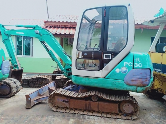 ขายจ้า..KOMATSU PC30-7E เก่านอกแท้  เดิมๆๆ  สภาพสวย..เครื่องดำ  พร้อมใช้ โทร 089-3818694 จ๊อย