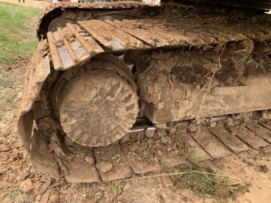 ขาย 595,000. บาท  Komatsu pc 200-6    เครื่องดี ปั้มแรง โซน่า เอวแน่น ไฟฟ้าครบ. แอร์หนาว รถพร้อมใช้ เอกสารอินวอย์.   รถอยู่ ปทุธานี. โทร 0626426323