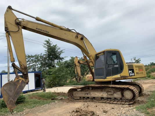 ขาย 595,000. บาท  Komatsu pc 200-6    เครื่องดี ปั้มแรง โซน่า เอวแน่น ไฟฟ้าครบ. แอร์หนาว รถพร้อมใช้ เอกสารอินวอย์.   รถอยู่ ปทุธานี. โทร 0626426323