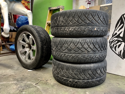 ขายล้อ ขอบ 20 พร้อมยาง โทร 0944431279