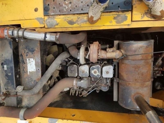 ขายตามสภาพ 655,000 บาท (เสื้อเครื่องทะลุ)  8,000 ชม   HYUNDAI ROBEX 140LC-9S เอกสารเล่มจดทะเบียนปี 60  เครื่องเสื้อสูบทะลุ ใต้ตูดปั้มโช่ล่า โช่หนา เอวแน่น ไฟฟ้าครบ  รถอยู่  นครปฐม โทร 0610710295  สนใจ รายการสินค้า อื่นๆ ที่ เว็ปไชค์ Truck2Hand https://www