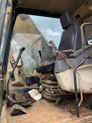 ของดีราคาถูก 735,000 บาท CATTERPILAR 320C เครื่องดี ปั้มแรง โซ่หนา เอวแน่น ไฟฟ้าครบ (ขาดมอเตอร์คันเร่ง) แอร์ หนาว รถพร้อมใช้เอกสารแจ้งจำหน่าย สนใจที่ เพชรบูรณ์ โทร 0626426323 ของดีราคาถูก 735,000 บาท CATTERPILAR 320C เครื่องดี ปั้มแรง โซ่หนา เอวแน่น ไฟฟ้าครบ (ขาดมอเตอร์คันเร่ง) แอร์ หนาว รถพร้อมใช้เอกสารแจ้งจำหน่าย สนใจที่ เพชรบูรณ์ โทร 0626426323