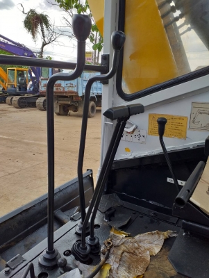 ขายรถขุดMITSUBISHI - MXR-55 เครื่องยนต์มิตซูบิชิ K4M ขนาด 4 สูบ คอนโทรลลูกหมาก ปั๊มเฟือง 3 ตอน มีใบมีด หลังคา แทรคเหล็ก รถเก่านอก มีเอกสาร ยังไม่เคยใช้งานในไทย