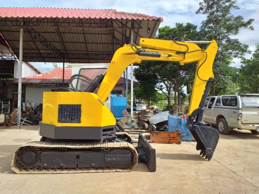 ขายรถขุดMITSUBISHI - MXR-55 เครื่องยนต์มิตซูบิชิ K4M ขนาด 4 สูบ คอนโทรลลูกหมาก ปั๊มเฟือง 3 ตอน มีใบมีด หลังคา แทรคเหล็ก รถเก่านอก มีเอกสาร ยังไม่เคยใช้งานในไทย