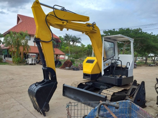 ขายรถขุดMITSUBISHI - MXR-55 เครื่องยนต์มิตซูบิชิ K4M ขนาด 4 สูบ คอนโทรลลูกหมาก ปั๊มเฟือง 3 ตอน มีใบมีด หลังคา แทรคเหล็ก รถเก่านอก มีเอกสาร ยังไม่เคยใช้งานในไทย