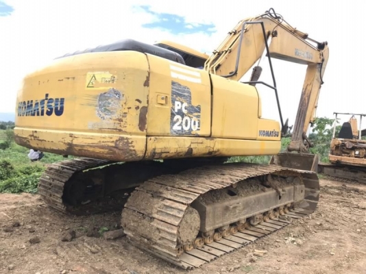 ขาย 865,000 KOMATSU pc 200-7 ปี 2005 ทำงาน  10,000 ชัวโมง เครื่องดี ปั้มแรง โซ่ใหม่ 2 ข้าง ไฟฟ้าครบ เอวแน่น แอร์หนาว  เอกสารอินวอยท์ รถสวยพร้อมใช้งาน รถอยู่  เพชรบูรณ์ 092-595-6777 061-446-2662 ญิ๋งยุ