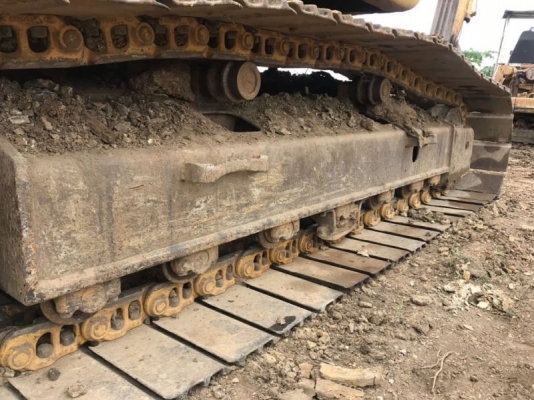 ขาย 865,000 KOMATSU pc 200-7 ปี 2005 ทำงาน  10,000 ชัวโมง เครื่องดี ปั้มแรง โซ่ใหม่ 2 ข้าง ไฟฟ้าครบ เอวแน่น แอร์หนาว  เอกสารอินวอยท์ รถสวยพร้อมใช้งาน รถอยู่  เพชรบูรณ์ 092-595-6777 061-446-2662 ญิ๋งยุ