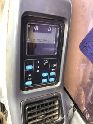 ขาย 865,000 KOMATSU pc 200-7 ปี 2005 ทำงาน  10,000 ชัวโมง เครื่องดี ปั้มแรง โซ่ใหม่ 2 ข้าง ไฟฟ้าครบ เอวแน่น แอร์หนาว  เอกสารอินวอยท์ รถสวยพร้อมใช้งาน รถอยู่  เพชรบูรณ์ 092-595-6777 061-446-2662 ญิ๋งยุ