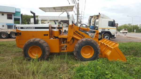 ขาย รถตัก KOMATSU 515 เครื่องดี เกียร์ดี รถพร้อมใช้งานครับ