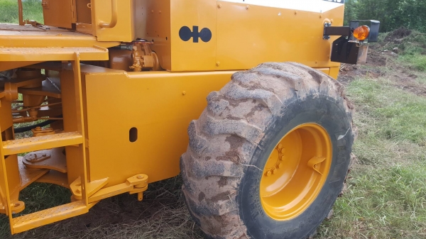 ขาย รถตัก KOMATSU 515 เครื่องดี เกียร์ดี รถพร้อมใช้งานครับ