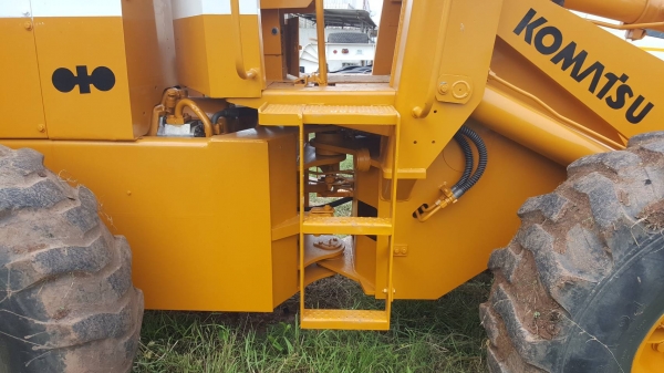 ขาย รถตัก KOMATSU 515 เครื่องดี เกียร์ดี รถพร้อมใช้งานครับ