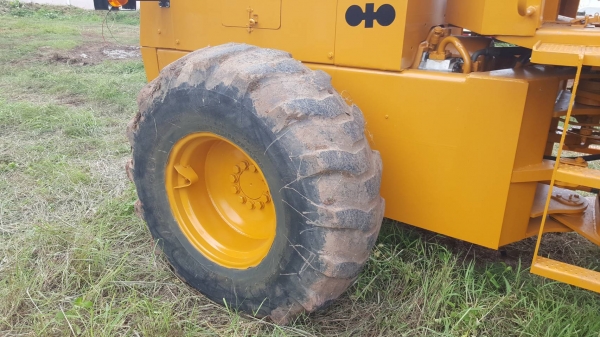 ขาย รถตัก KOMATSU 515 เครื่องดี เกียร์ดี รถพร้อมใช้งานครับ