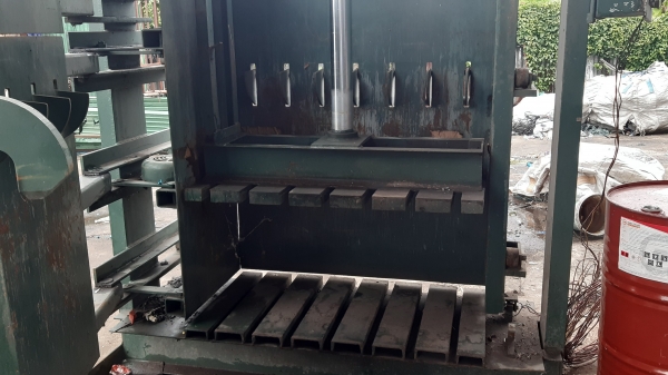 ขายเครื่องอัด เก่า USA ตัวใหญ่ โครงสร้างแข็งแรง 90000 บาท ขายเครื่องอัด เก่า USA ตัวใหญ่ โครงสร้างแข็งแรง 90000 บาท