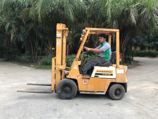 ขายFORKLIFT KOMATSU FG15-12(1.5ตัน) เสา3.0เมตร สวยเดิมจากญี่ปุ่น ยังไม่เคยใช้ในไทย 99,000เท่านั้น!!