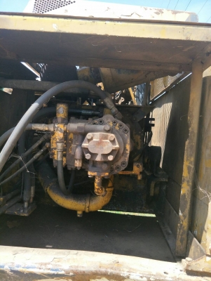 มีVDOขาย KOMATSU PC200-3 คอลโทรลสั้นราคา 350,000