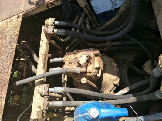 ขาย KOMATSU PC200-3 คอลโทรลสั้นราคา 350,000