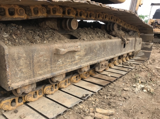 ขาย 865,000 KOMATSU pc 200-7 ปี 2005 ทำงาน  10,000 ชัวโมง เครื่องดี ปั้มแรง โซ่ใหม่ 2 ข้าง ไฟฟ้าครบ เอวแน่น แอร์หนาว  เอกสารอินวอยท์ รถสวยพร้อมใช้งาน รถอยู่  เพชรบูรณ์ 090-772-3710 090-772-3708