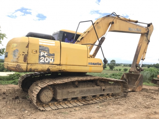 ขาย 865,000 KOMATSU pc 200-7 ปี 2005 ทำงาน  10,000 ชัวโมง เครื่องดี ปั้มแรง โซ่ใหม่ 2 ข้าง ไฟฟ้าครบ เอวแน่น แอร์หนาว  เอกสารอินวอยท์ รถสวยพร้อมใช้งาน รถอยู่  เพชรบูรณ์ 090-772-3710 090-772-3708