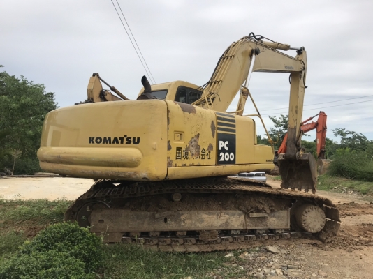 ขาย 590,000 KOMATSU pc 200-6 เล่มทะเบียน ไฟฟ้าครบ เครื่องดี ปั้มแรง เอวแน่น ช่วงล่างสวย รถพร้อมใช้งานเอกสารพร้อมโอน รถอยู่ เพชรบูณร์ 090-772-3710 090-772-3708