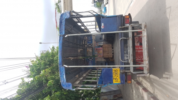 ขายรถ 6 ล้อ พร้อมโอน ใช้รับส่งคนงานได้