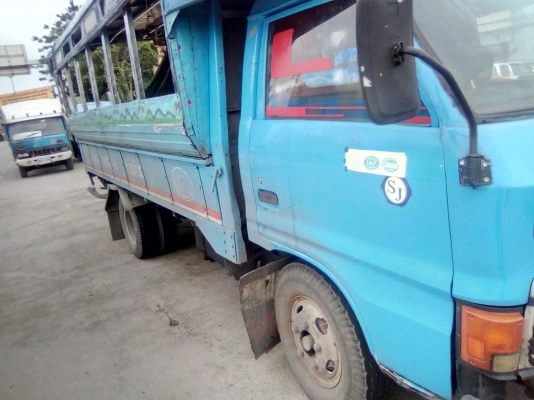 ขายรถ 6 ล้อ พร้อมโอน ใช้รับส่งคนงานได้