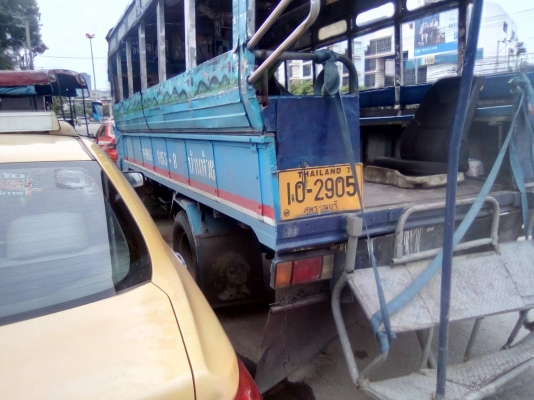 ขายรถ 6 ล้อ พร้อมโอน ใช้รับส่งคนงานได้