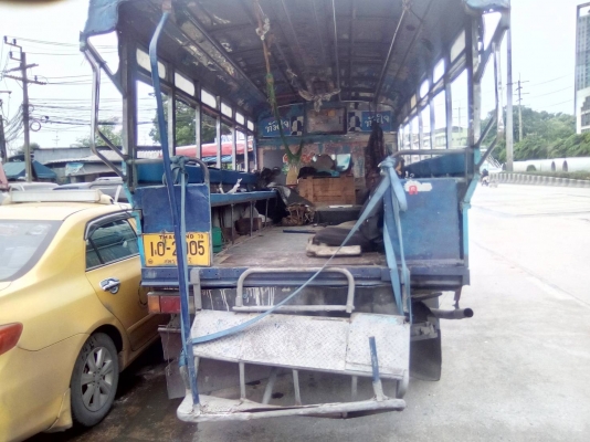 ขายรถ 6 ล้อ พร้อมโอน ใช้รับส่งคนงานได้