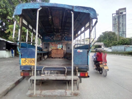 ขายรถ 6 ล้อ พร้อมโอน ใช้รับส่งคนงานได้