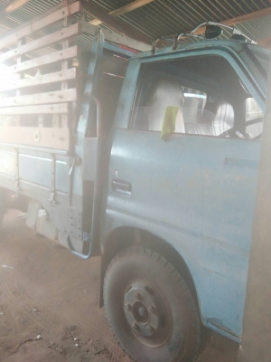 ขายด่วน ISUZU TL 85 HP รถบรรทุกหกล้อ รถบ้านๆเดิมๆ กระบะคอกไม้ความยาว 4.30 เมตรสภาพดีมากครับพร้อมใช้ง ขายด่วน ISUZU TL 85 HP รถบรรทุกหกล้อ รถบ้านๆเดิมๆ กระบะคอกไม้ความยาว 4.30 เมตรสภาพดีมากครับพร้อมใช้ง