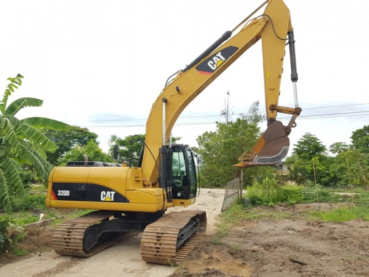 CAT320D เก๋งดำ JAPAN 8,6xxชม.  เอกสารหนังสือแจ้งจำหน่ายราคา1,750,000บาท 081-989-1989 หรั่งครับ