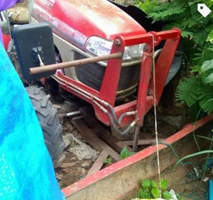 YANMAR EF 352T - 4WD ปี 51 รถไถ 2 เพลา รถจอดไม่ได้ใช้งานปั๊มโซล่าเสียต้องเช็คปั๊มก่อนขายตามสภาพนะครั