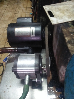 ขายปั๊มดูดนํ้ามันแรงดันสูง250บาร์ใช้เป็นปั๊มไ็ฮโดลิคก็ได้