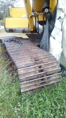 ขายแบคโคร koBelco. Sk200-3 เล่มทะเบียนพร้อม ราคา  470000 บาท   ดูรถที จ. ศรีสะเกษ  สอบถามเพิ่ม 098 668-3479 dtac 094 283-9369 สิทธิ์ คับ