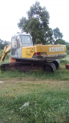 ขายแบคโคร koBelco. Sk200-3 เล่มทะเบียนพร้อม ราคา  470000 บาท   ดูรถที จ. ศรีสะเกษ  สอบถามเพิ่ม 098 668-3479 dtac 094 283-9369 สิทธิ์ คับ