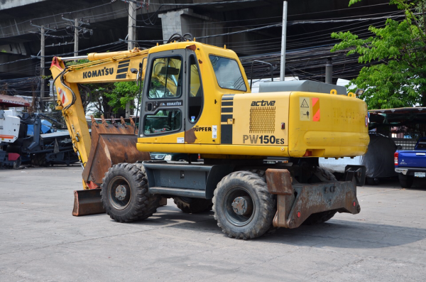 รถขุดล้อยางKOMATSU PW 150ES-6