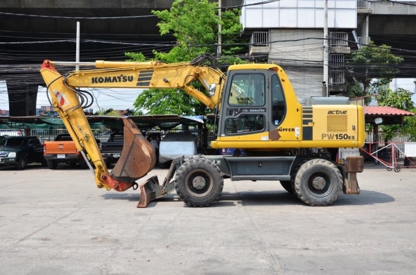 รถขุดล้อยางKOMATSU PW 150ES-6